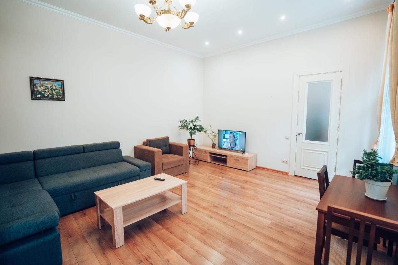 Wonderful Flat On City Center Uzhhorod Exterior foto