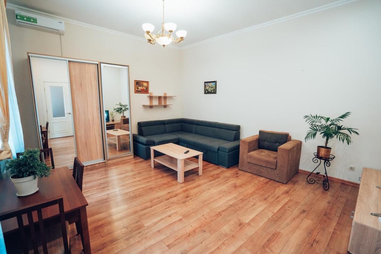 Wonderful Flat On City Center Uzhhorod Exterior foto